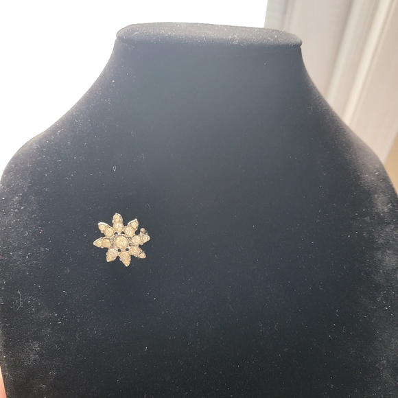 Vintage Silver Tone and Clear Rhinestone Star Snowflake Brooch - Picture 7 of 13